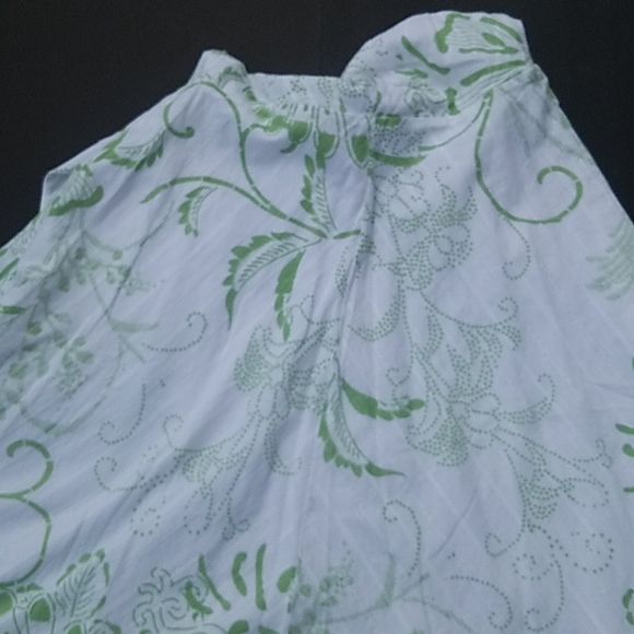GUESS sundress lime green and white. Floral design - Picture 6 of 10